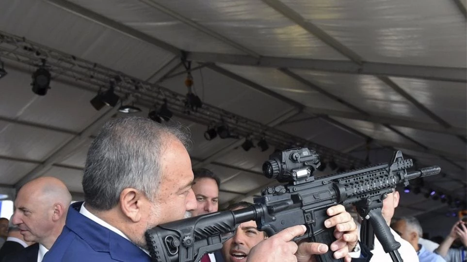 Ισραηλινός υπουργός Άμυνας: «Πλήξαμε σχεδόν όλες τις ιρανικές υποδομές στη Συρία»